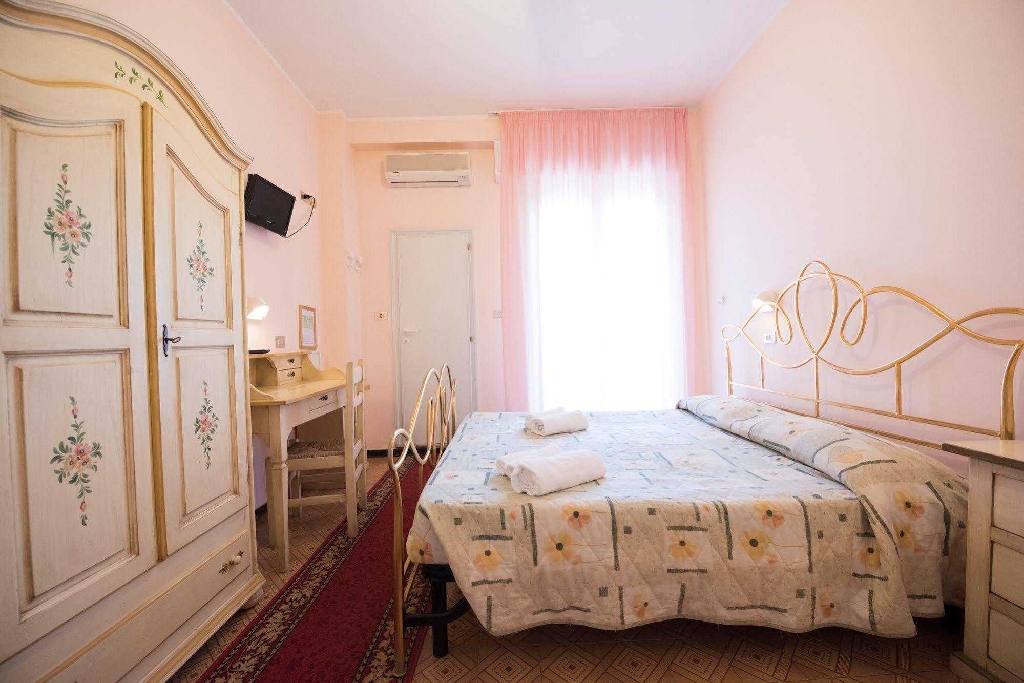 Hotel Settebello B&B 체제나티코 외부 사진